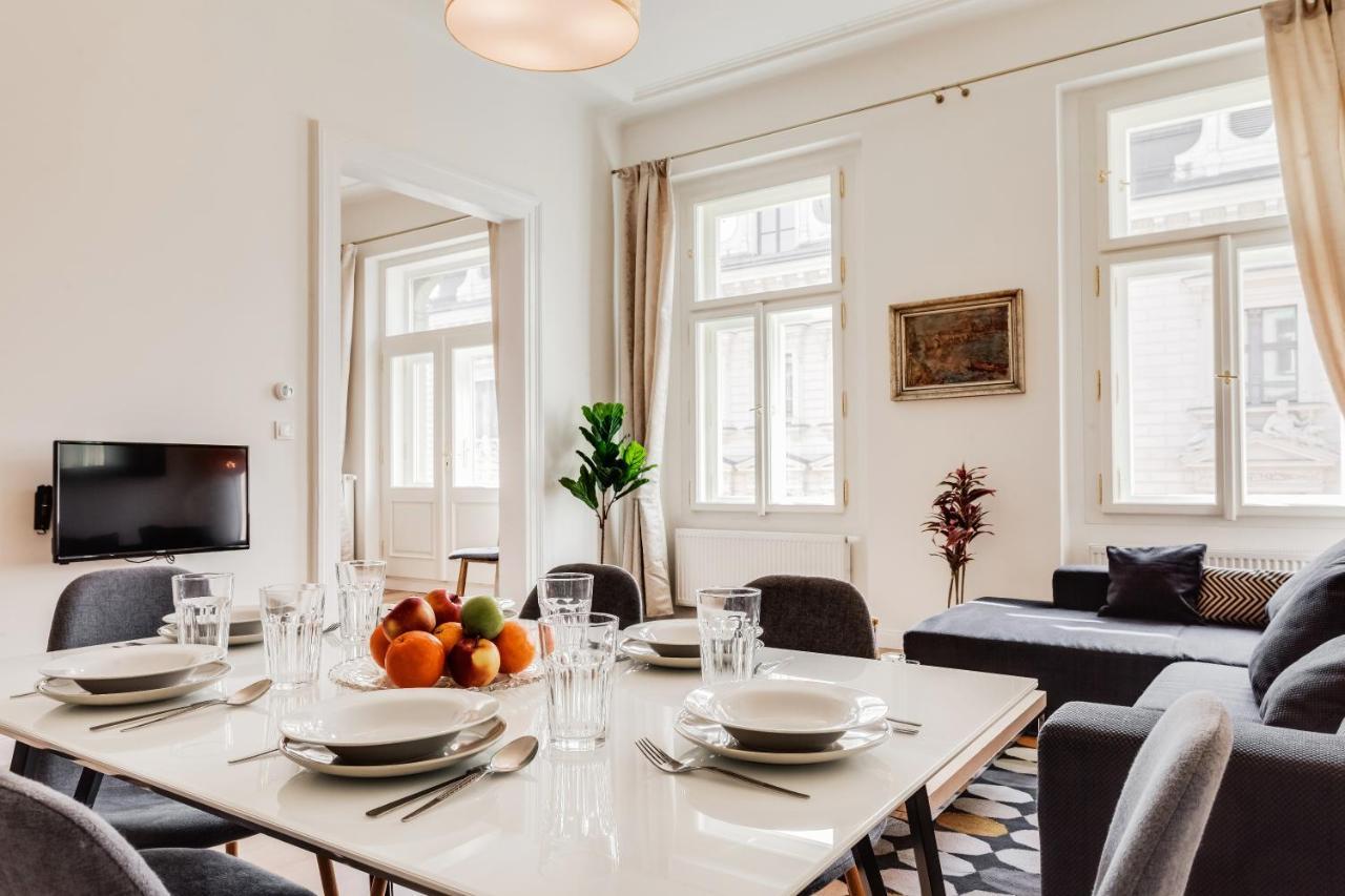 Charles Bridge - 3 Bedroom - Old Town Apartmán Praha